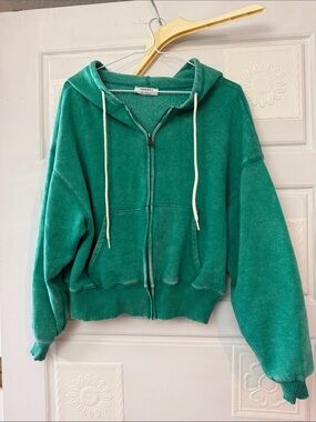 Zenana light weight jacket in green, size large